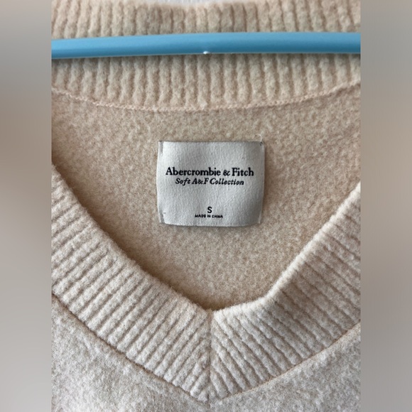 ABERCROMBIE & FITCH Soft Cream Sweater Vest, Size S - Picture 3 of 3
